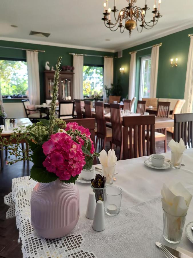 Golf- & Landhotel Am Alten Deich Warwerort Buitenkant foto